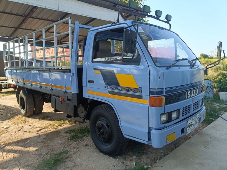 รถบรรทุก6ล้อISUZU NKR110แรงปี35พาวเวอร์ เกียร์สั้น ยกหัวได้ เครื่องเยี่ยมแซสซีสวนๆเอกสารครบพร้อมโอนทั่วไทย ราคาเบาๆ รูปที่ 2