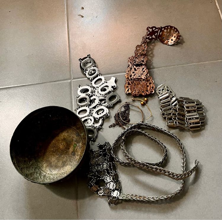 ขายขันและ เข็มขัดเก่า โบราณ ยกชุด  รูปที่ 15