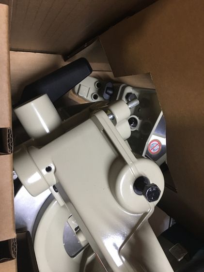 เลื่อยตัดมิเนียม 10 นิ้ว makita 260mm LS1040 สภาพสวยเหมือนไม่ได้ผ่านการใช้งานอุปกรณ์ครบทุกอย่างพร้อมกล่องคู่มือพร้อมใช้งานแท้ รูปที่ 7