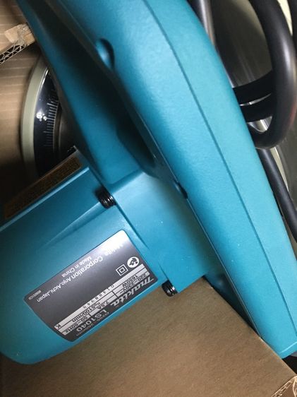 เลื่อยตัดมิเนียม 10 นิ้ว makita 260mm LS1040 สภาพสวยเหมือนไม่ได้ผ่านการใช้งานอุปกรณ์ครบทุกอย่างพร้อมกล่องคู่มือพร้อมใช้งานแท้ รูปที่ 3