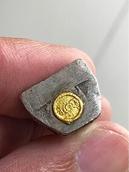 พระรูปหล่อเงินเก่าคะ รูปที่ 3