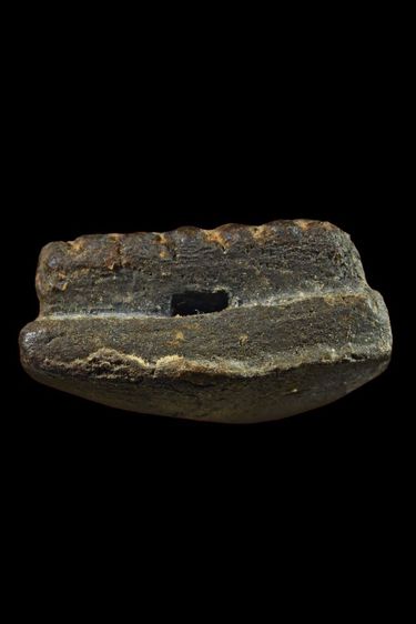 หลวงปู่ทวดเก่าทรงสามเหลี่ยม(2) รูปที่ 2