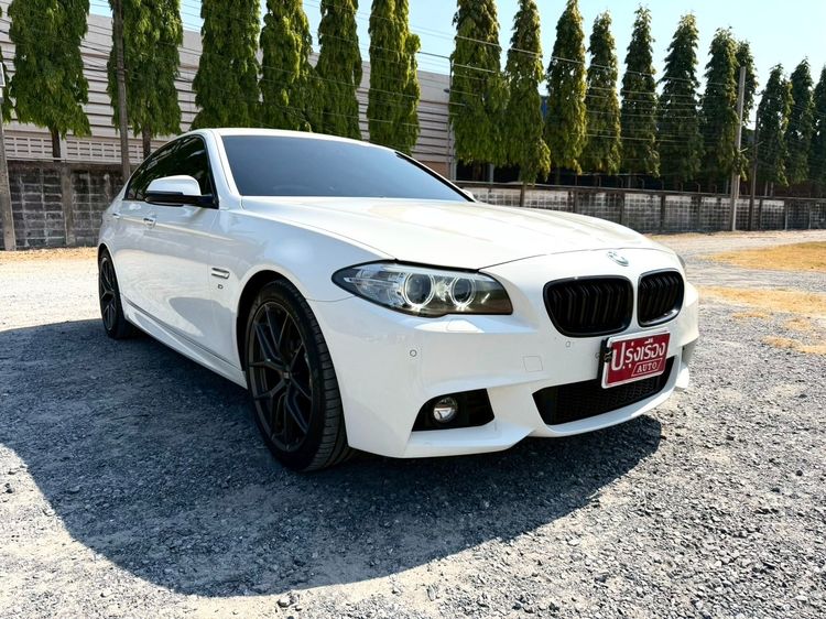 BMW Series 5 2018 520d Sedan ดีเซล ไม่ติดแก๊ส เกียร์อัตโนมัติ ขาว รูปที่ 3