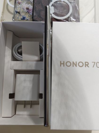 Honor 70 5G สวยมากครบกล่อง รูปที่ 9