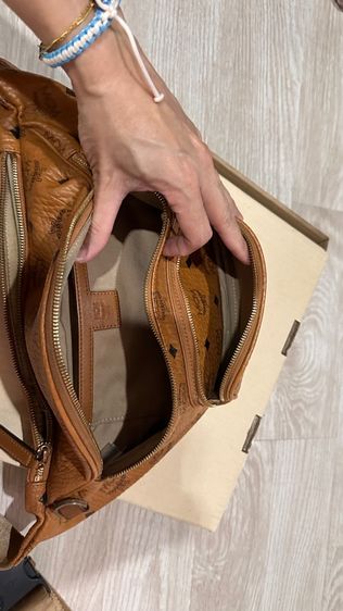 MCM กระเป๋าสะพายข้างผู้ชาย รูปที่ 6