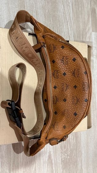 MCM กระเป๋าสะพายข้างผู้ชาย รูปที่ 3