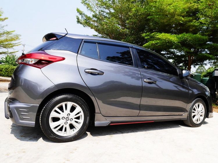 Toyota Yaris 2018 1.2 E Sedan เบนซิน ไม่ติดแก๊ส เกียร์อัตโนมัติ เทา รูปที่ 4