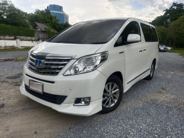 รถ Toyota Alphard 2.4 V สี ขาว