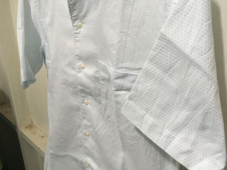 เสื้อเชิ้ตแขนสั้น แบรนด์ uniqlo สีขาวจุดฟ้า รูปที่ 5
