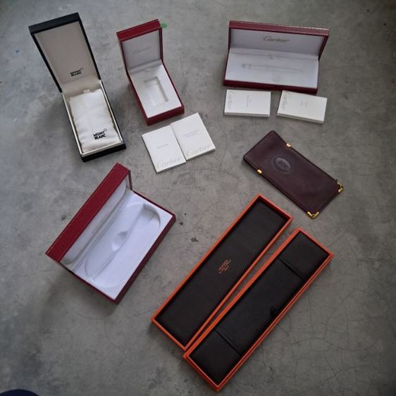 กล่องแว่น ซองแว่น กล่องไฟแช็ค กล่องนาฬิกา montbang catie สภาพสวย