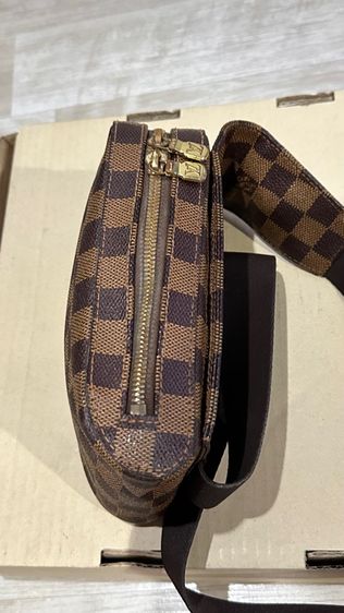 หลุยส์ กระเป๋าคาดอกชาย รูปที่ 4