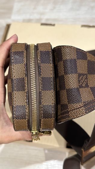 หลุยส์ กระเป๋าคาดอกชาย รูปที่ 5