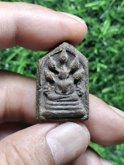 พระเนื้อว่านปิดทองคำเปลวเก่าด้านหลังพระ ไม่รู้ที่