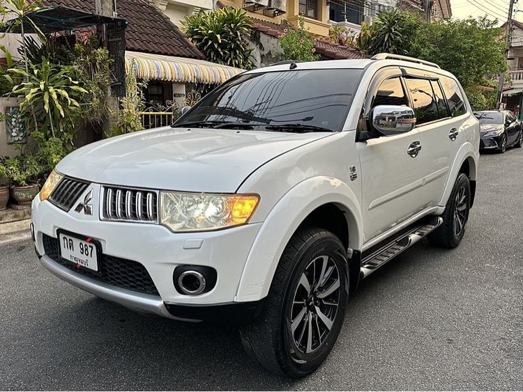 รถ Mitsubishi Pajero Sport 3.0 GT สี ขาว