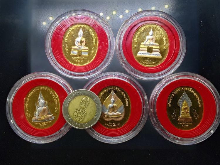 เหรียญพระพุทธปัญจภาคี เนื้อทองแดงชุบสามกษัตริย์ พิมพ์ใหญ่ ที่ระลึกพระราชพิธีกาญจนาภิเษก ในหลวงรัชกาลที่9 ปี พ.ศ.2539 พร้อมกล่อง รูปที่ 5