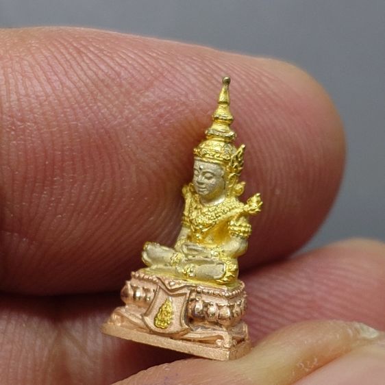 พระพุทธมหามณีรัตนปฏิมากร (พระแก้วมรกต) จำลอง ทรงเครื่องฤดูร้อน เนื้อเงินสามกษัตริย์ ขนาดสูง 1.7 เซน ฉลองสิริราชสมบัติ ครบ 60 ปี ในหลวง รัชกา รูปที่ 6