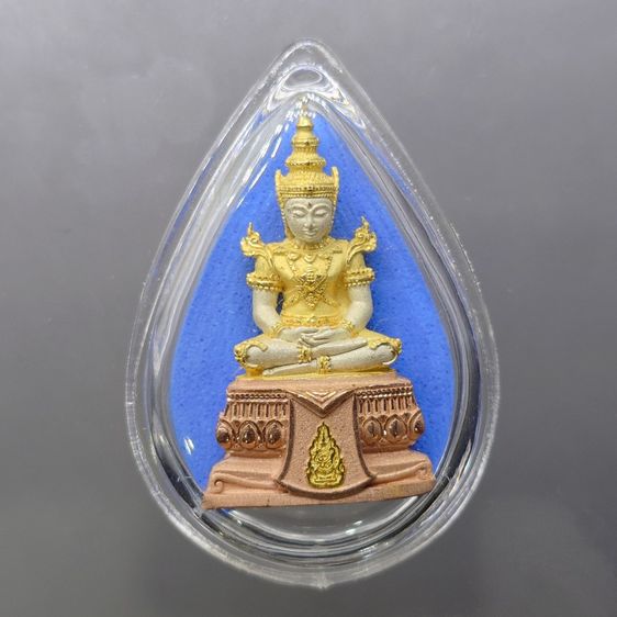 พระพุทธมหามณีรัตนปฏิมากร (พระแก้วมรกต) จำลอง ทรงเครื่องฤดูร้อน เนื้อเงินสามกษัตริย์ ฉลองสิริราชสมบัติ ครบ 60 ปี ในหลวง รัชกาลที่9 พ.ศ.2550 รูปที่ 2