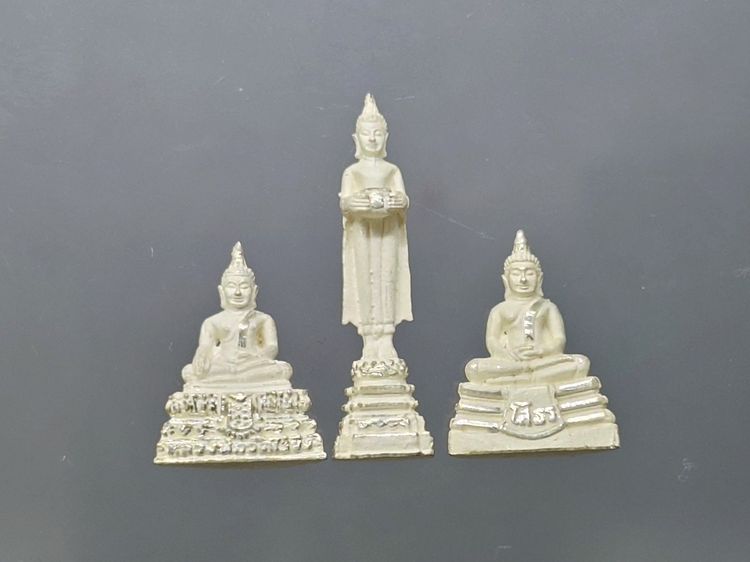 ชุดพระสามพี่น้อง เนื้อเงิน 99.99 "พระพุทธโสธร พระบ้านแหลม พระวัดไร่ขิง พ.ศ.2539 พร้อมกล่องเดิม จัดสร้างน้อย รูปที่ 3