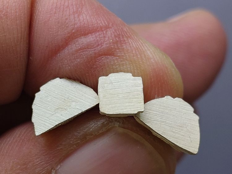 ชุดพระสามพี่น้อง เนื้อเงิน 99.99 "พระพุทธโสธร พระบ้านแหลม พระวัดไร่ขิง พ.ศ.2539 พร้อมกล่องเดิม จัดสร้างน้อย รูปที่ 5