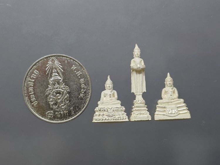 ชุดพระสามพี่น้อง เนื้อเงิน 99.99 "พระพุทธโสธร พระบ้านแหลม พระวัดไร่ขิง พ.ศ.2539 พร้อมกล่องเดิม จัดสร้างน้อย รูปที่ 6