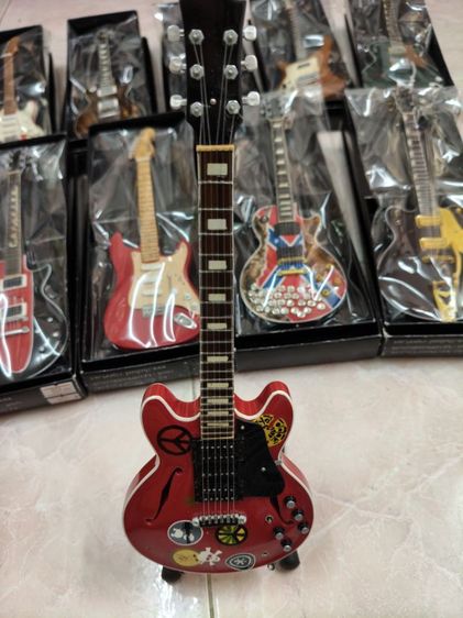 โมเดลกีตาร์ รูปที่ 9