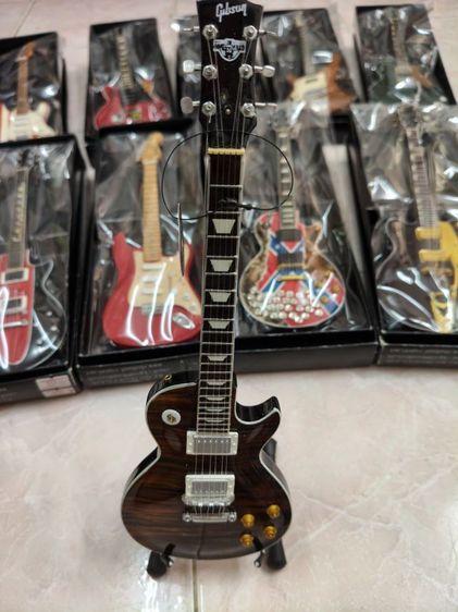 โมเดลกีตาร์ รูปที่ 10