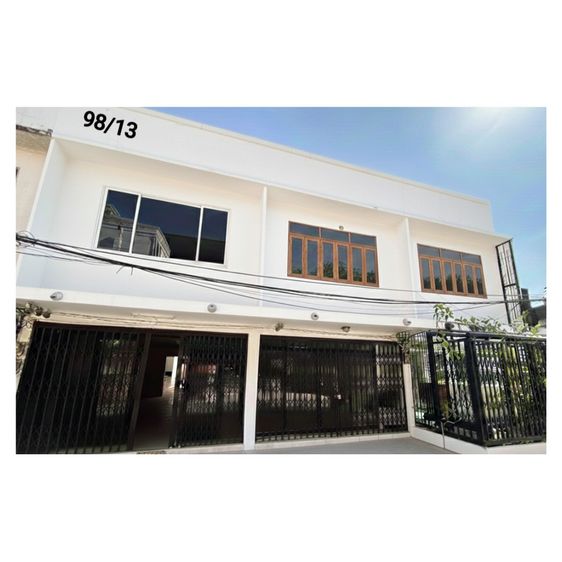 ตึกแถวรีโนเวทใหม่ให้เช่า