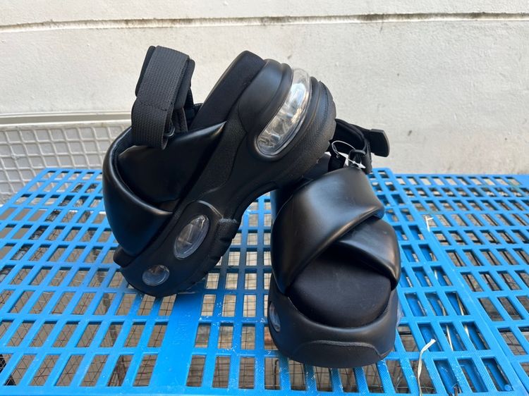 รองเท้า รูปที่ 2