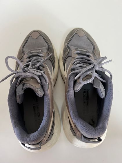 รองเท้า Umbro สีเทา ไซส์ 43  ยาว 28 cm  รูปที่ 4