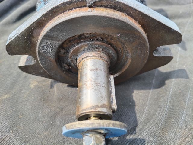 ปั๊มปั่นแอร์รถเครน ปั่นพัดลมออย รูปที่ 5