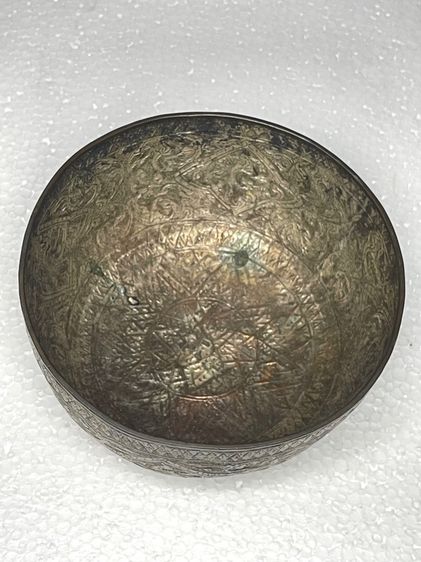 ขัน กระไหล่เงิน ตอกลายโบราณ เก่าสะสม รูปที่ 6