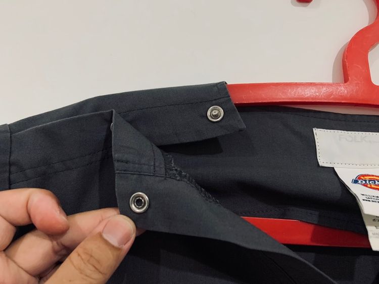 เสื้อคอวี DICKIES แท้ 💯 size M ขนาด อก 21.5 ยาว 27.5 นิ้ว สภาพดีมาก สีเทาเข้ม ดีเทลสวย ลายละเอียดเยอะดี หายากน่าสะสมครับ รูปที่ 8