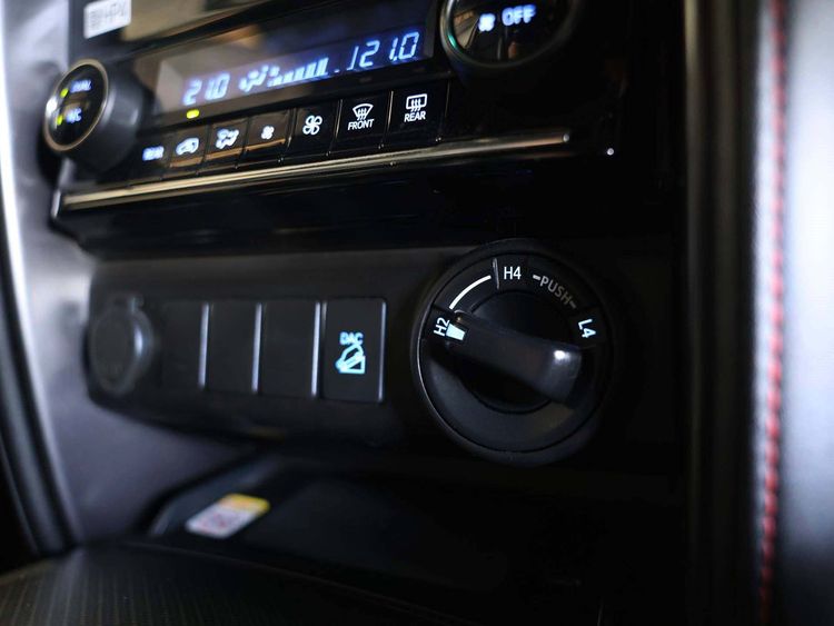 Toyota Fortuner 2023 2.8 GR Sport Black Top 4WD Utility-car ดีเซล ไม่ติดแก๊ส เกียร์อัตโนมัติ แดง รูปที่ 3