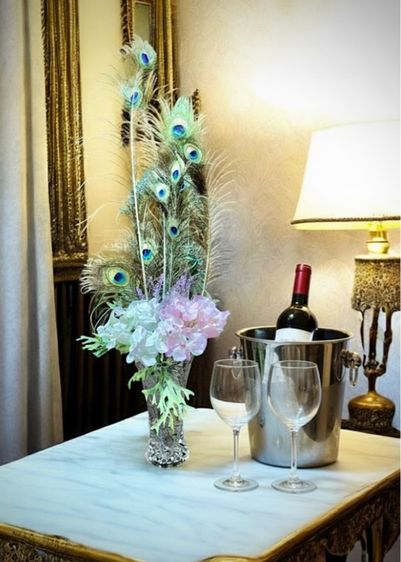 ของตกแต่งบ้านอื่นๆ แจกันคริสตัลพร้อมดอกไม้ขนนกยูง