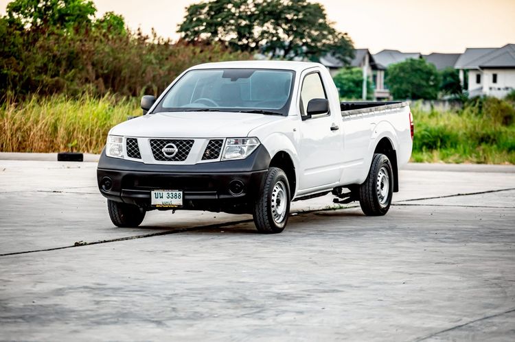 รถ Nissan Navara 2.5 S King Cab สี ขาว