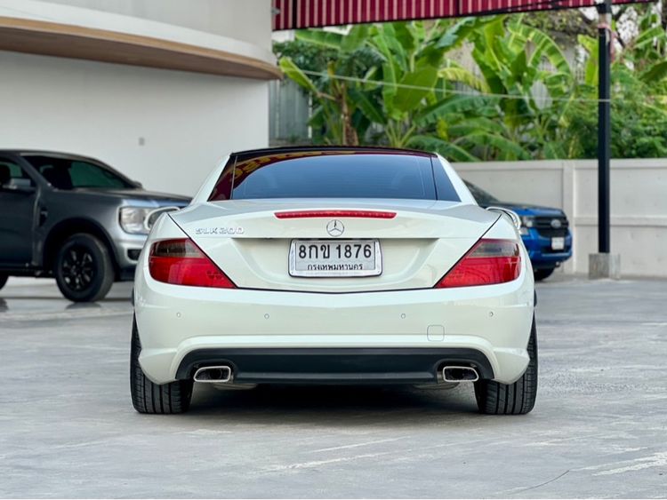 Mercedes-Benz SLK-Class 2013 SLK200 Kompressor AMG Sedan เบนซิน ไม่ติดแก๊ส เกียร์อัตโนมัติ ขาว รูปที่ 4