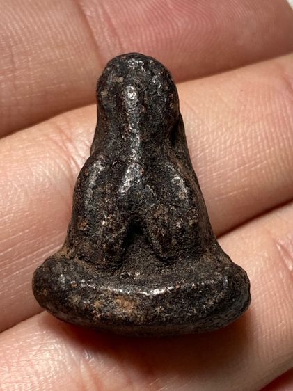 พระปิดตาเนื้อผงเก่า