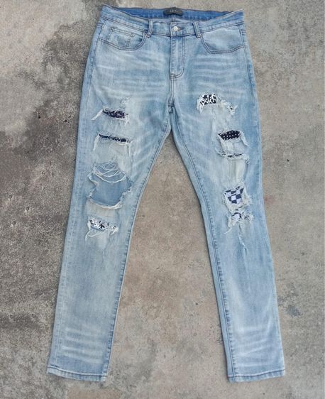 างเกงยีนส์ AMARI made in USA แท้ 💯 size 34 วัดจริง 33-35 ใส่ได้ ยาว 40 ปลายขา 6.8 นิ้ว ผ้ายืดหยุ่นดีมาก สภาพดีมาก ดีเทลสวย เล่นลายประสวย