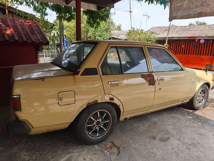 Toyota Corolla 1980 1.3 DXi Sedan เบนซิน ไม่ติดแก๊ส เกียร์ธรรมดา เหลือง รูปที่ 2