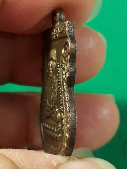 เหรียญหลวงปู่ทวด วัดช้างให้ จ.ปัตตานี รุ่นแรก ปี2500 เนื้อทองแดงกะเงินสภาพยังสวย รูปที่ 3