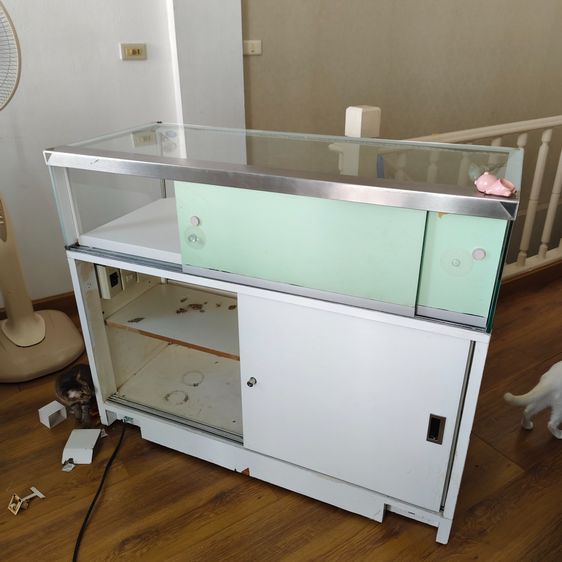 ตู้กระจกจิวเวลรี่มือสอง สภาพดี รูปที่ 3