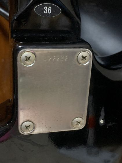 กีตาร์ไฟฟ้าสีดำพร้อมซองกระเป๋า รูปที่ 3