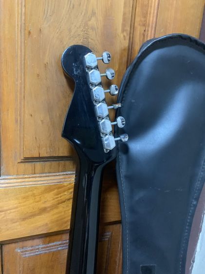 กีตาร์ไฟฟ้าสีดำพร้อมซองกระเป๋า รูปที่ 6