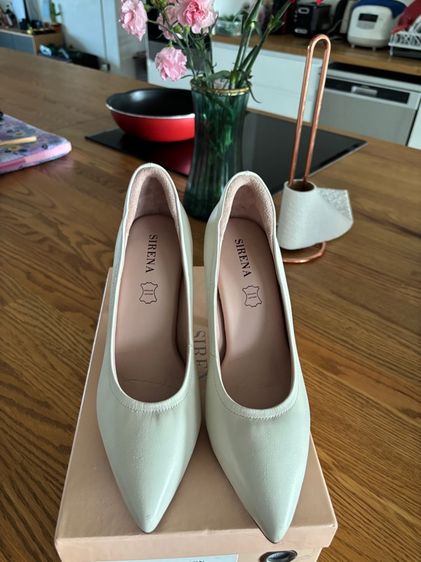 รองเท้าส้นสูง รูปที่ 5