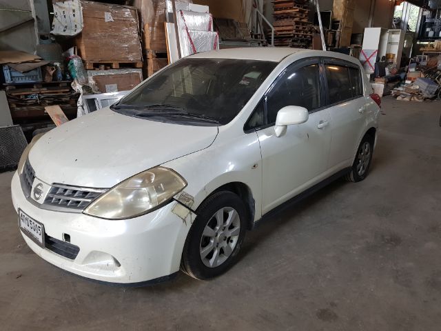 รถ Nissan Tiida 1.8 G สี ขาว