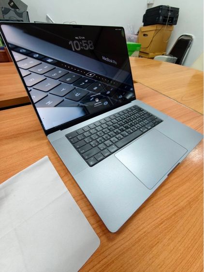 MacBook Pro M2Pro 16 นิ้ว