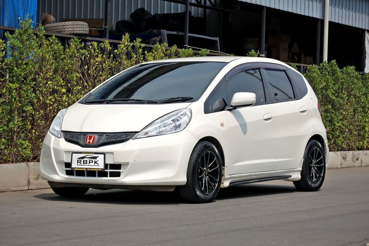 Honda Jazz 2012 1.5 E i-DSi Sedan เบนซิน LPG เกียร์อัตโนมัติ ขาว