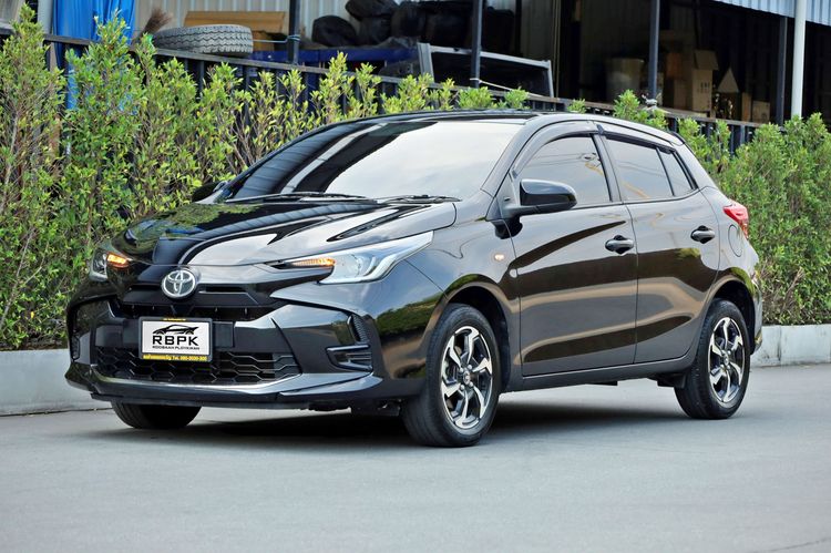 รถ Toyota Yaris 1.2 Sport สี ดำ