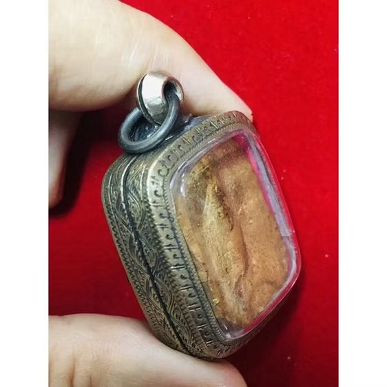 หลวงพ่อปาน วัดบางนมโค พระเครื่องเนื้อดิน รูปทรงห้าเหลี่ยม ในตลับหน้าลงยา รูปที่ 14