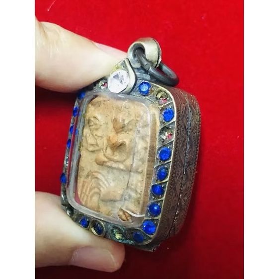 หลวงพ่อปาน วัดบางนมโค พระเครื่องเนื้อดิน รูปทรงห้าเหลี่ยม ในตลับหน้าลงยา รูปที่ 12